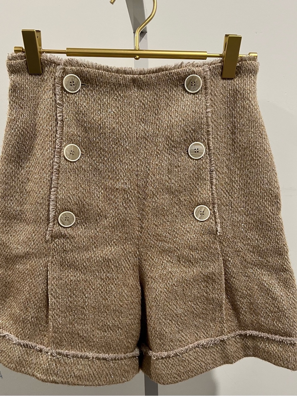 Rosie Assoulin Tan Textured Sailor-Button Shorts Made in Italy Sz 2 Waist 13.5 - Picture 4 of 5